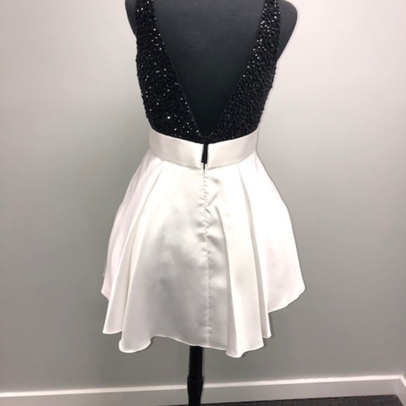 Short Dress - Picture 2 of 3